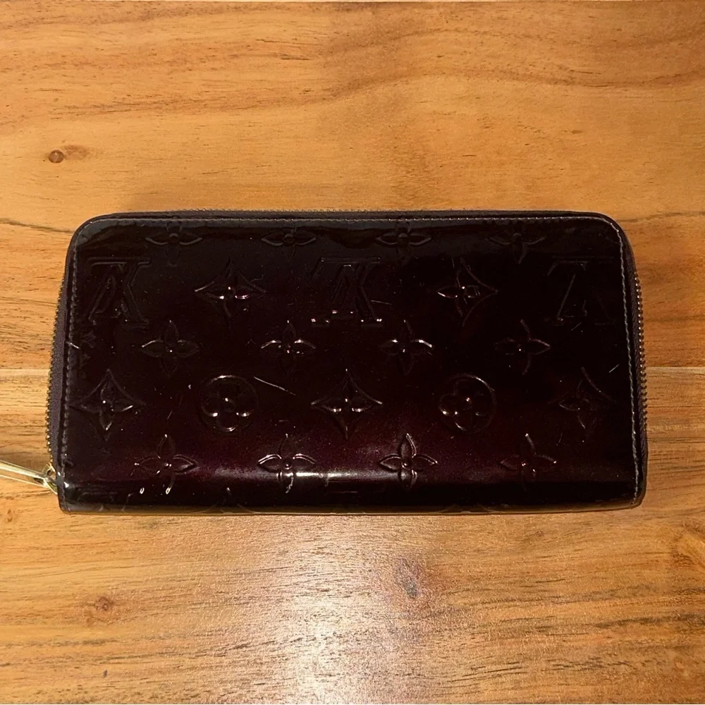 Louis Vuitton Amarante Monogram Vernis Zippy Wallet - Picture 2 of 8